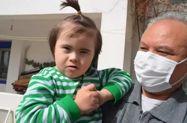 Son dakika haber! MUĞLA Bodrum'da down sendromlu Berk'e polisten sürpriz ziyaret Son dakika haber! MUĞLA Bodrum'da down sendromlu Berk'e polisten sürpriz ziyaret