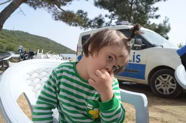 Son dakika haber! MUĞLA Bodrum'da down sendromlu Berk'e polisten sürpriz ziyaret Son dakika haber! MUĞLA Bodrum'da down sendromlu Berk'e polisten sürpriz ziyaret
