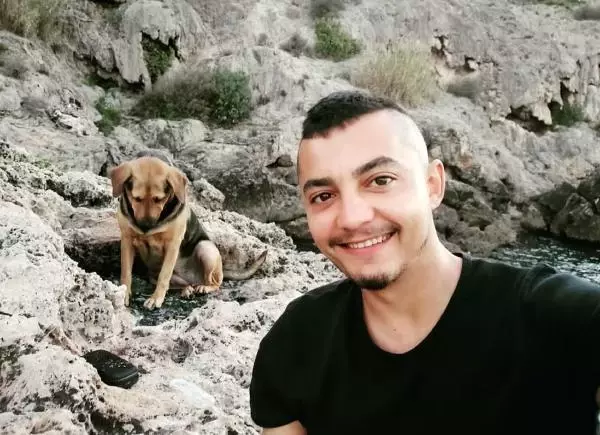 Bulunan cesedin kayıp oğluna ait olup olmadığının belirlenmesi için DNA örneği verdi Bulunan cesedin kayıp oğluna ait olup olmadığının belirlenmesi için DNA örneği verdi