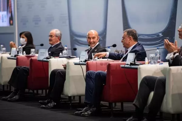 İZMİR CHP'li belediye başkanları İzmir'de su için toplandı İZMİR CHP'li belediye başkanları İzmir'de su için toplandı