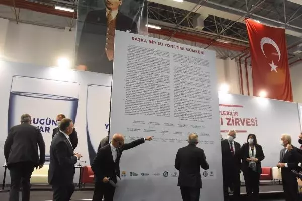 İZMİR CHP'li belediye başkanları İzmir'de su için toplandı İZMİR CHP'li belediye başkanları İzmir'de su için toplandı