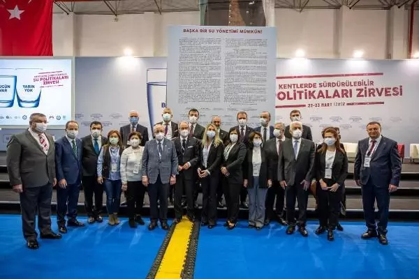İZMİR CHP'li belediye başkanları İzmir'de su için toplandı İZMİR CHP'li belediye başkanları İzmir'de su için toplandı