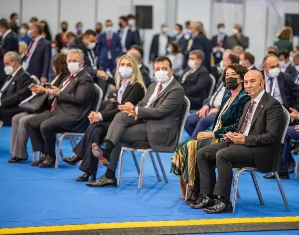 İZMİR CHP'li belediye başkanları İzmir'de su için toplandı İZMİR CHP'li belediye başkanları İzmir'de su için toplandı