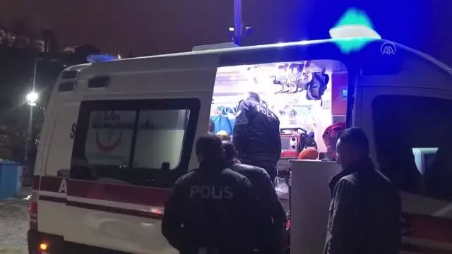 Denizde yardım isteyen kişiyi polis kurtardı Denizde yardım isteyen kişiyi polis kurtardı