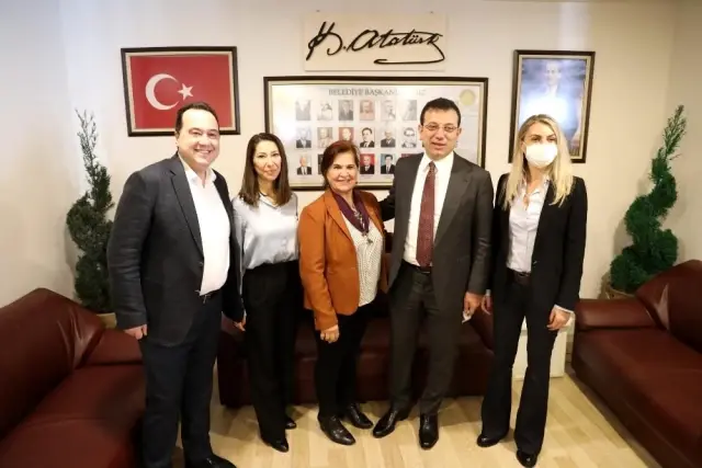 - Ekrem İmamoğlu'ndan Başkan Dutlulu'ya sürpriz ziyaret - Ekrem İmamoğlu'ndan Başkan Dutlulu'ya sürpriz ziyaret