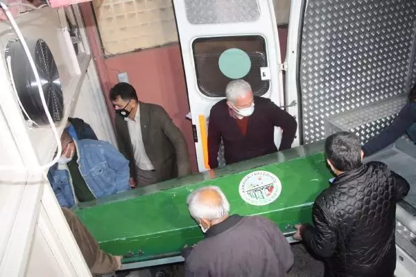 ADANA Emekli çift, başlarından vurularak öldürümüş halde bulundu ADANA Emekli çift, başlarından vurularak öldürümüş halde bulundu
