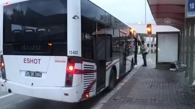 HES kodu göstermeden otobüse binmeye çalışan kişiye müdahale eden yolcu bıçakla yaralandı HES kodu göstermeden otobüse binmeye çalışan kişiye müdahale eden yolcu bıçakla yaralandı