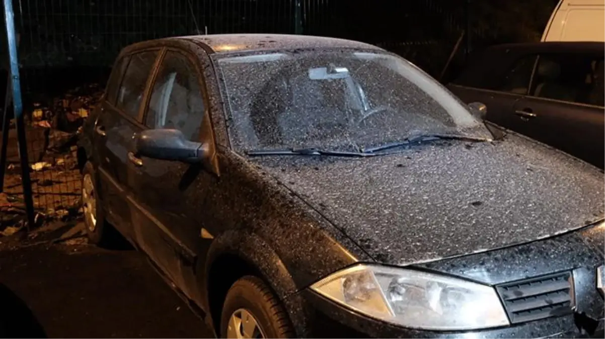 İstanbul'da gece vakti yağmurla birlikte çamur yağdı