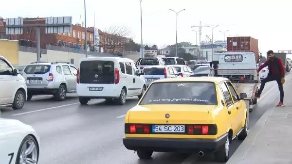 İstanbul'da trafiğin en büyük nedeni; tutanak tutmayı bilmiyorlar İstanbul'da trafiğin en büyük nedeni; tutanak tutmayı bilmiyorlar