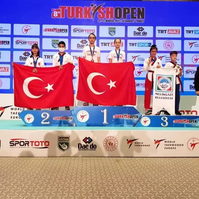 Kayseri'li taekwondocular 8. Uluslararası Türkiye Açık Taekwondo turnuvasından 9 Madalya ile Döndü