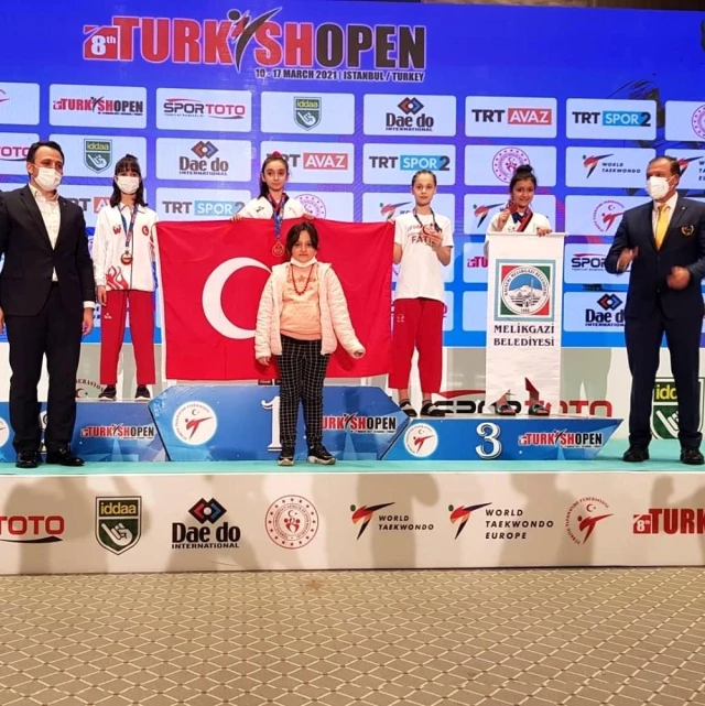 Kayseri'li taekwondocular 8. Uluslararası Türkiye Açık Taekwondo turnuvasından 9 Madalya ile Döndü