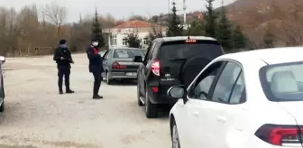Kabahatler Kanunu: Kırıkkale'de kısıtlamaya uymayan 12 kişiye 37 bin 800 lira para cezası Kabahatler Kanunu: Kırıkkale'de kısıtlamaya uymayan 12 kişiye 37 bin 800 lira para cezası
