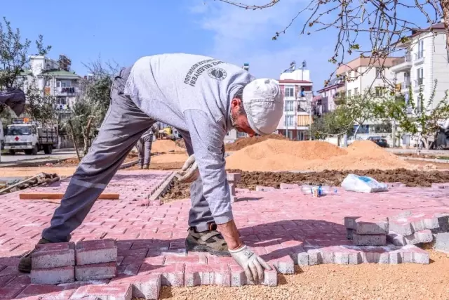 Mehmet Akif Ersoy'a çınarlı park Mehmet Akif Ersoy'a çınarlı park