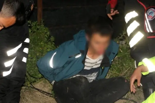 Son dakika haber: Motosikletine çarptıkları çöp toplayıcı genci döverek hastanelik ettiler Son dakika haber: Motosikletine çarptıkları çöp toplayıcı genci döverek hastanelik ettiler