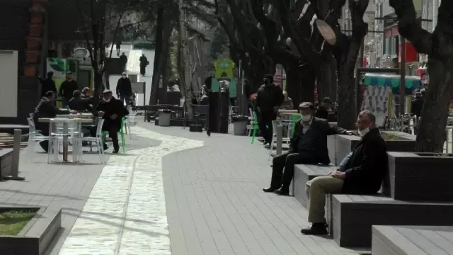 Tedbirlere uymayan Eskişehir kızardı Tedbirlere uymayan Eskişehir kızardı