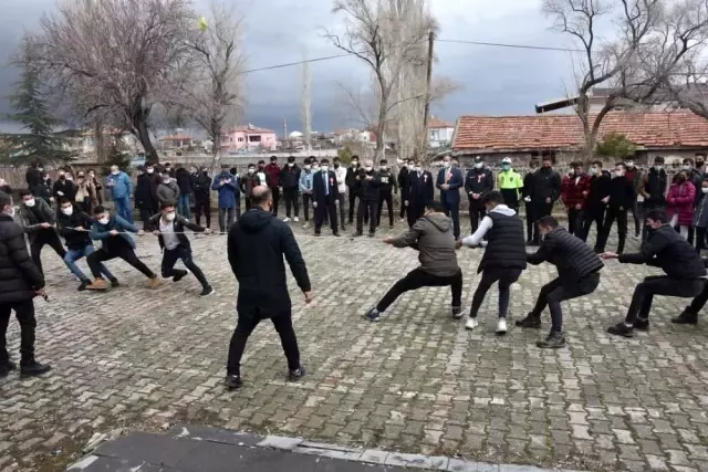 Tomarza'da Nevruz coşkuyla kutlandı Tomarza'da Nevruz coşkuyla kutlandı