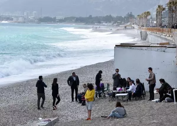 Son dakika... Vakaların arttığı Antalya'da kurallara uyulmuyor