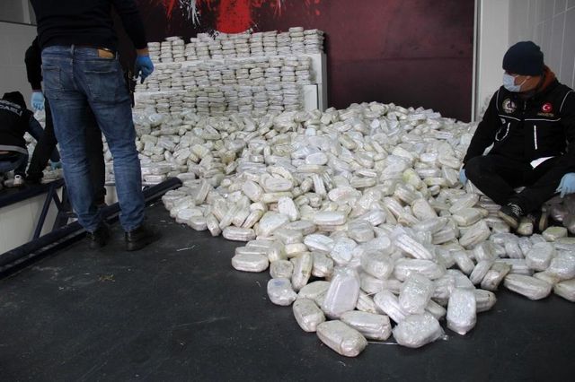 4 ton uyusturucu polisi bile sok etti 14 14014932 o