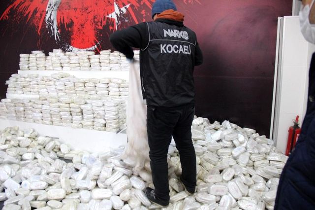 4 ton uyusturucu polisi bile sok etti 2 14014932 o