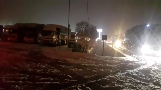 Afyonkarahisar-Antalya karayolu 2 saatin sonunda ulaşıma açıldı Afyonkarahisar-Antalya karayolu 2 saatin sonunda ulaşıma açıldı