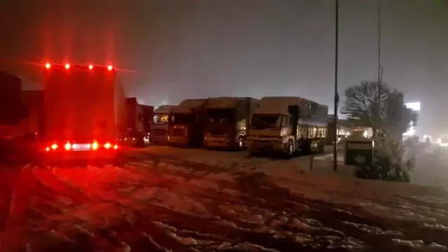 Afyonkarahisar-Antalya karayolu 2 saatin sonunda ulaşıma açıldı Afyonkarahisar-Antalya karayolu 2 saatin sonunda ulaşıma açıldı