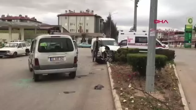 Son dakika... AFYONKARAHİSAR Dinar'da kaza: 3 yaralı Son dakika... AFYONKARAHİSAR Dinar'da kaza: 3 yaralı