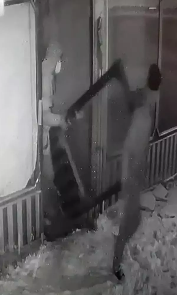 Son dakika haberleri! Ağrı'da, apartmandan bisiklet ve iş yerinden kapı hırsızlığı kamerada Son dakika haberleri! Ağrı'da, apartmandan bisiklet ve iş yerinden kapı hırsızlığı kamerada