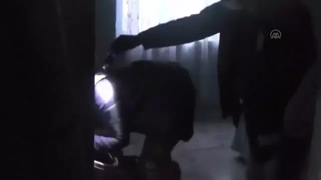 Ağrı merkezli 3 ilde düzenlenen silah kaçakçılığı operasyonunda 3 kişi tutuklandı Ağrı merkezli 3 ilde düzenlenen silah kaçakçılığı operasyonunda 3 kişi tutuklandı
