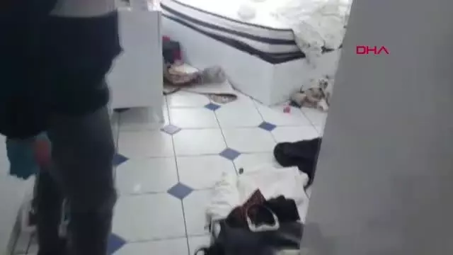 Son dakika gündem: ANTALYA Makyaj çantasına gizlenen uyuşturucuyu narkotik köpeği buldu 4 gözaltı Son dakika gündem: ANTALYA Makyaj çantasına gizlenen uyuşturucuyu narkotik köpeği buldu 4 gözaltı