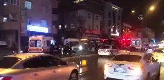 Ticari Araç: Ataşehir'de kontrolden çıkan otomobil kırmızı ışıkta bekleyen 3 araca çarptı Ticari Araç: Ataşehir'de kontrolden çıkan otomobil kırmızı ışıkta bekleyen 3 araca çarptı