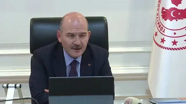 Bakan Soylu, Türkiye'nin trafik kazalarında can kaybının yüzde 50 azaltılması hedefini yakaladığını açıkladı (1) Bakan Soylu, Türkiye'nin trafik kazalarında can kaybının yüzde 50 azaltılması hedefini yakaladığını açıkladı (1)