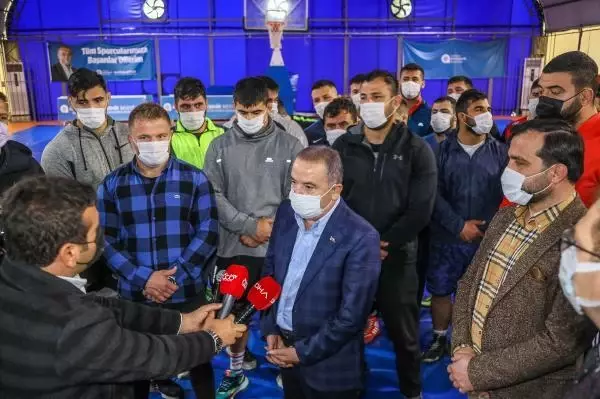 SPOR Başkan Böcek'ten 'manevi oğlum' dediği Balaban'a destek SPOR Başkan Böcek'ten 'manevi oğlum' dediği Balaban'a destek
