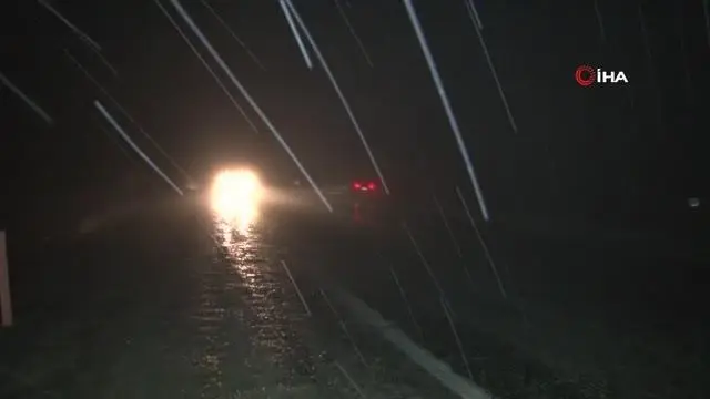 Denizli-Antalya karayolunda etkili olan kar ve sis ulaşımı olumsuz etkiledi Denizli-Antalya karayolunda etkili olan kar ve sis ulaşımı olumsuz etkiledi