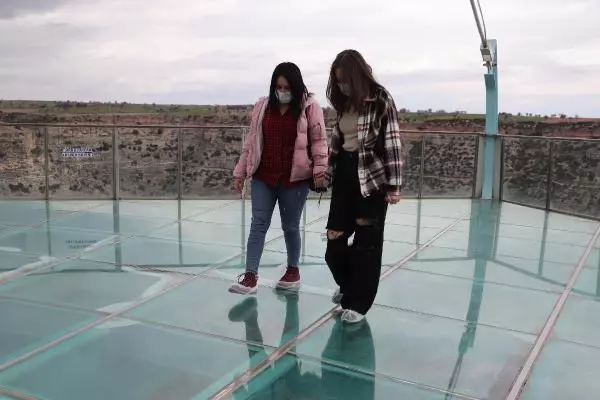 UŞAK Dünyanın en uzun ikinci kanyonundaki bu terasta yürümek cesaret istiyor UŞAK Dünyanın en uzun ikinci kanyonundaki bu terasta yürümek cesaret istiyor