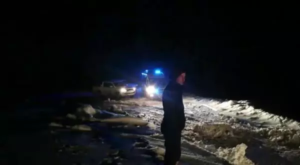 Erzincan'da, kardan yolu kapanan köydeki hasta için 6 saat süren seferberlik Erzincan'da, kardan yolu kapanan köydeki hasta için 6 saat süren seferberlik