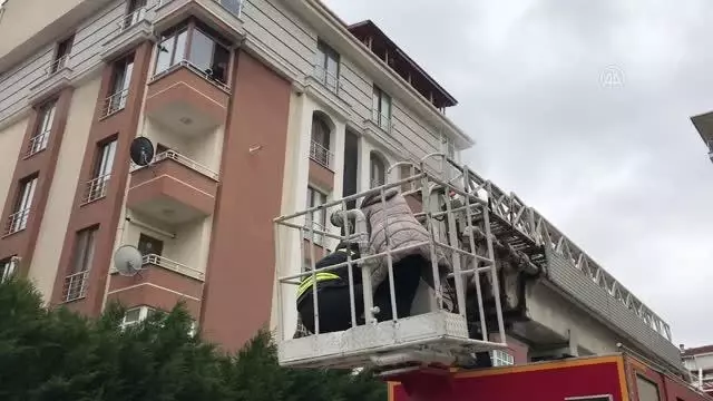 Son dakika haberleri! Evde çıkan yangında dumandan etkilenen yaşlı kadın hastaneye kaldırıldı Son dakika haberleri! Evde çıkan yangında dumandan etkilenen yaşlı kadın hastaneye kaldırıldı