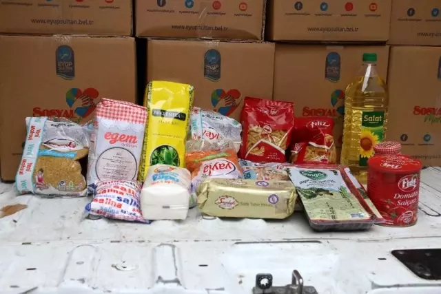 Eyüpsultan'da Ramazan için erzak kolisi dağıtılmaya başladı