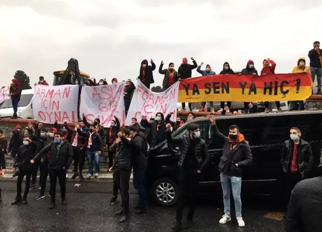 Galatasaray, Kadınlar CEV Kupası Finali rövanşında İtalyan ekibi Saugella Monza'ya iki set verdi ve kupada ikinci oldu. Galatasaray, Kadınlar CEV Kupası Finali rövanşında İtalyan ekibi Saugella Monza'ya iki set verdi ve kupada ikinci oldu.