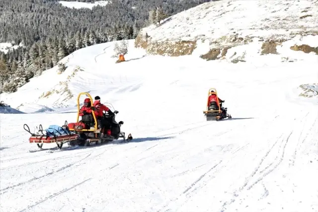 KASTAMONU - Ilgaz Dağı'nda çığ ve kurtarma tatbikatı yapıldı