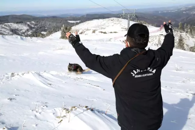 KASTAMONU - Ilgaz Dağı'nda çığ ve kurtarma tatbikatı yapıldı