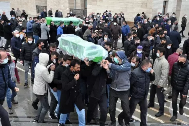 82 gün sonra dağlık arazide cesedi bulunan şahıs toprağa verildi 82 gün sonra dağlık arazide cesedi bulunan şahıs toprağa verildi