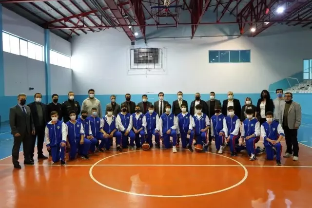 Kestel Belediyesi'nden amatör sporculara malzeme ve kıyafet desteği