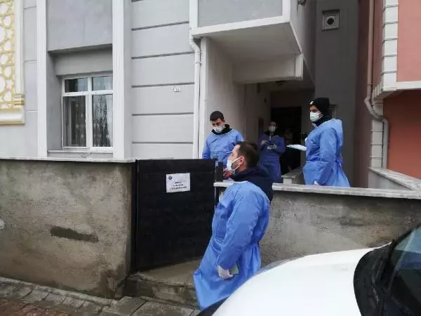 Kocaeli'de 3 bina karantinaya alındı Kocaeli'de 3 bina karantinaya alındı