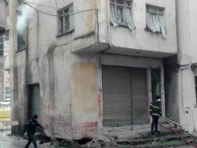 Son dakika: Ordu'da korkutan ev yangını Son dakika: Ordu'da korkutan ev yangını