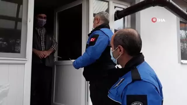 Son dakika haberleri | Polis kapı kapı gezerek 'misafir kabul etmeyin' uyarısı yaptı Son dakika haberleri | Polis kapı kapı gezerek 'misafir kabul etmeyin' uyarısı yaptı