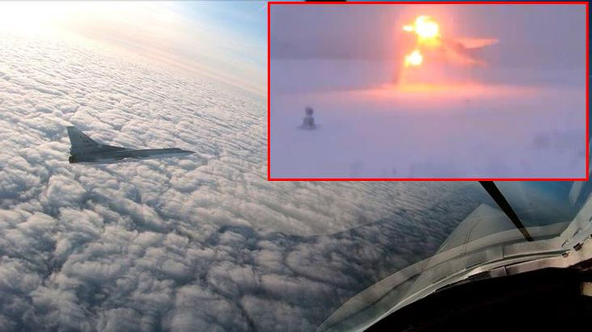 Rusya'ya ait bombardıman uçağı düştü! Paraşütle atlayan 4 personelden 3'ü hayatını kaybetti