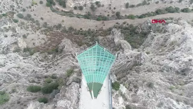 UŞAK Dünyanın en uzun ikinci kanyonundaki bu terasta yürümek cesaret istiyor UŞAK Dünyanın en uzun ikinci kanyonundaki bu terasta yürümek cesaret istiyor