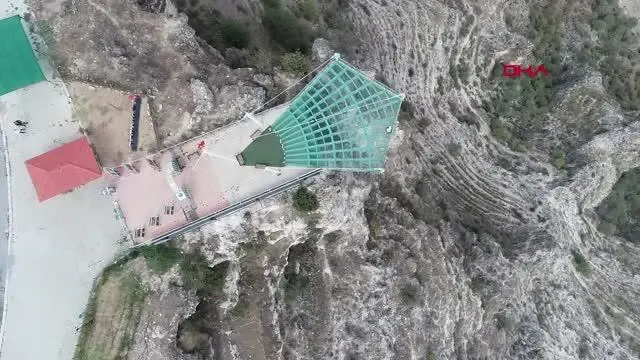 UŞAK Dünyanın en uzun ikinci kanyonundaki bu terasta yürümek cesaret istiyor UŞAK Dünyanın en uzun ikinci kanyonundaki bu terasta yürümek cesaret istiyor