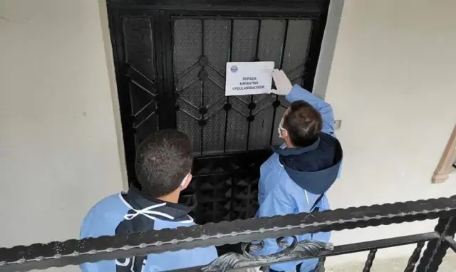 Vaka artışları sonrası ilçedeki 3 bina karantinaya alındı Vaka artışları sonrası ilçedeki 3 bina karantinaya alındı