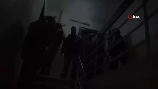 18 DEAŞ'lının yakalandığı terör operasyonunda bir evden balya balya dolar çıktı